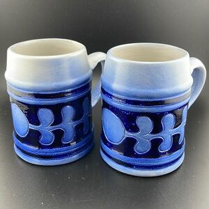 Williamsburg  Mugs Steins An Approved Souvenir Stoneware Salt Glaze Set Of 2